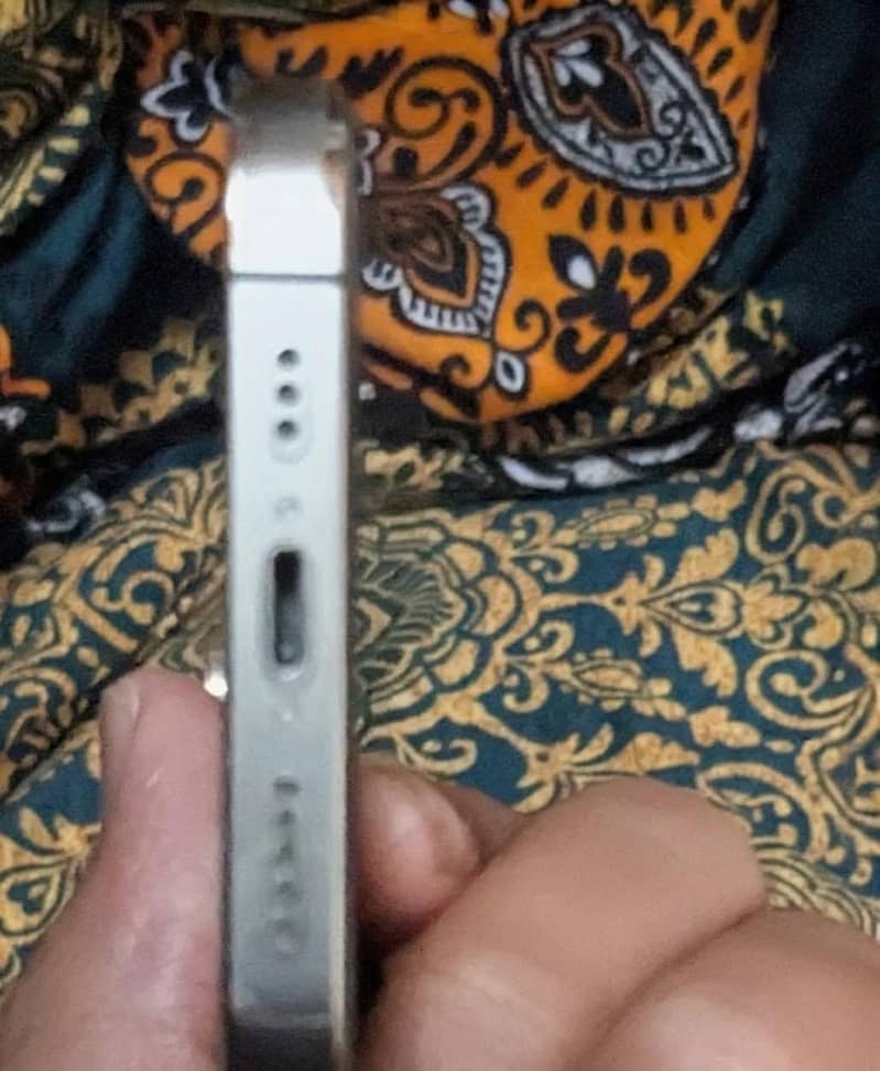 Apple iPhone 13 Pro 3