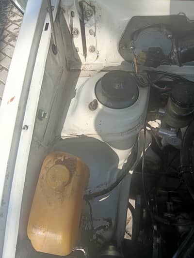 My car in sale good ful avreg brand suzuki 2010 islamabad numbar good