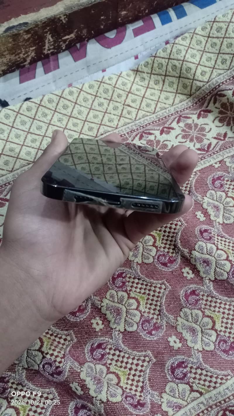 Apple iPhone 13 Pro Max 4