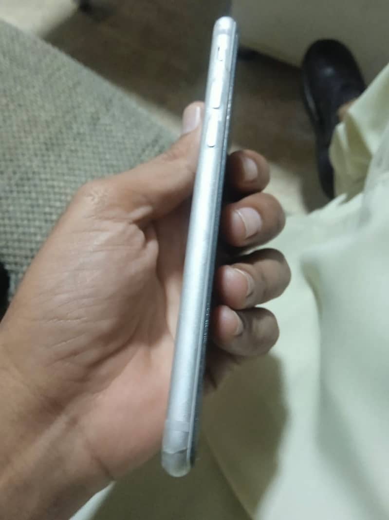 Apple iPhone 7 5