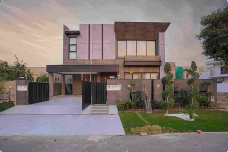 ANW REAL ESTATE PROUDLY OFFERS 1 KANAL ELEGANT AND FULLY MAINTAINED SUPER HOT LOCATED BUNGALOW IS AVAILABLE IN THE BEST BLOCK OF DHA PHASE 3 - LAHORE