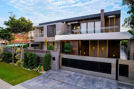 ANW REAL ESTATE PROUDLY OFFERS: 2 KANAL ELEGANT AND FULLY MAINTAINED SUPER HOT LOCATED BUNGALOW IS AVAILABLE IN THE BEST BLOCK OF DHA PHASE 6 - LAHORE.