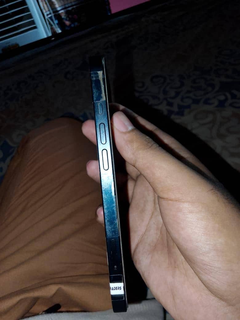 Apple iPhone 13 3