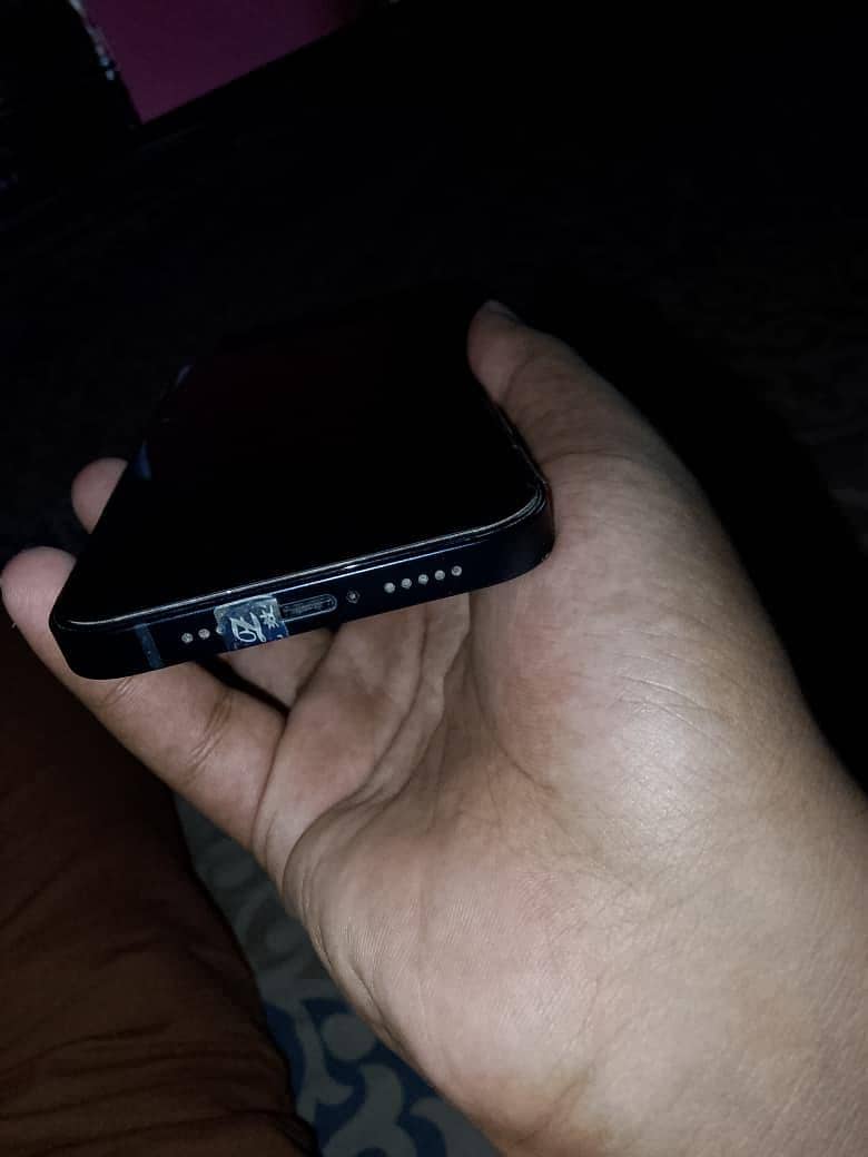 Apple iPhone 13 5