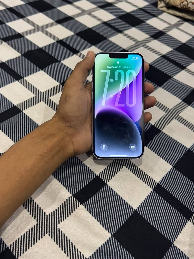 iPhone 14 4