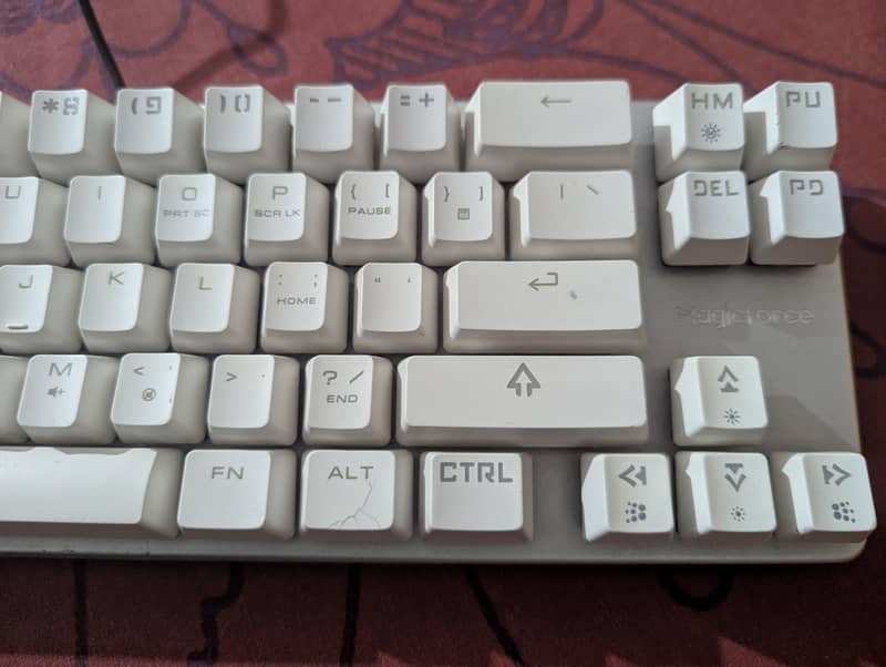 Magicforce mechanical keyboard 68% 3