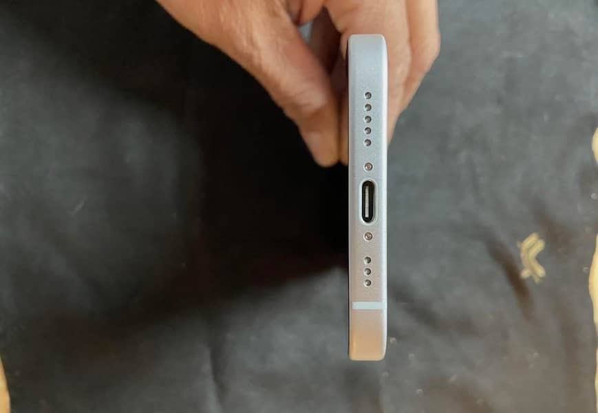 Apple iPhone 15 2