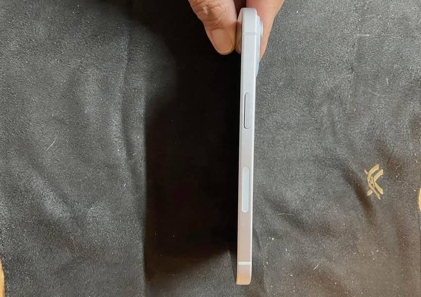 Apple iPhone 15 3