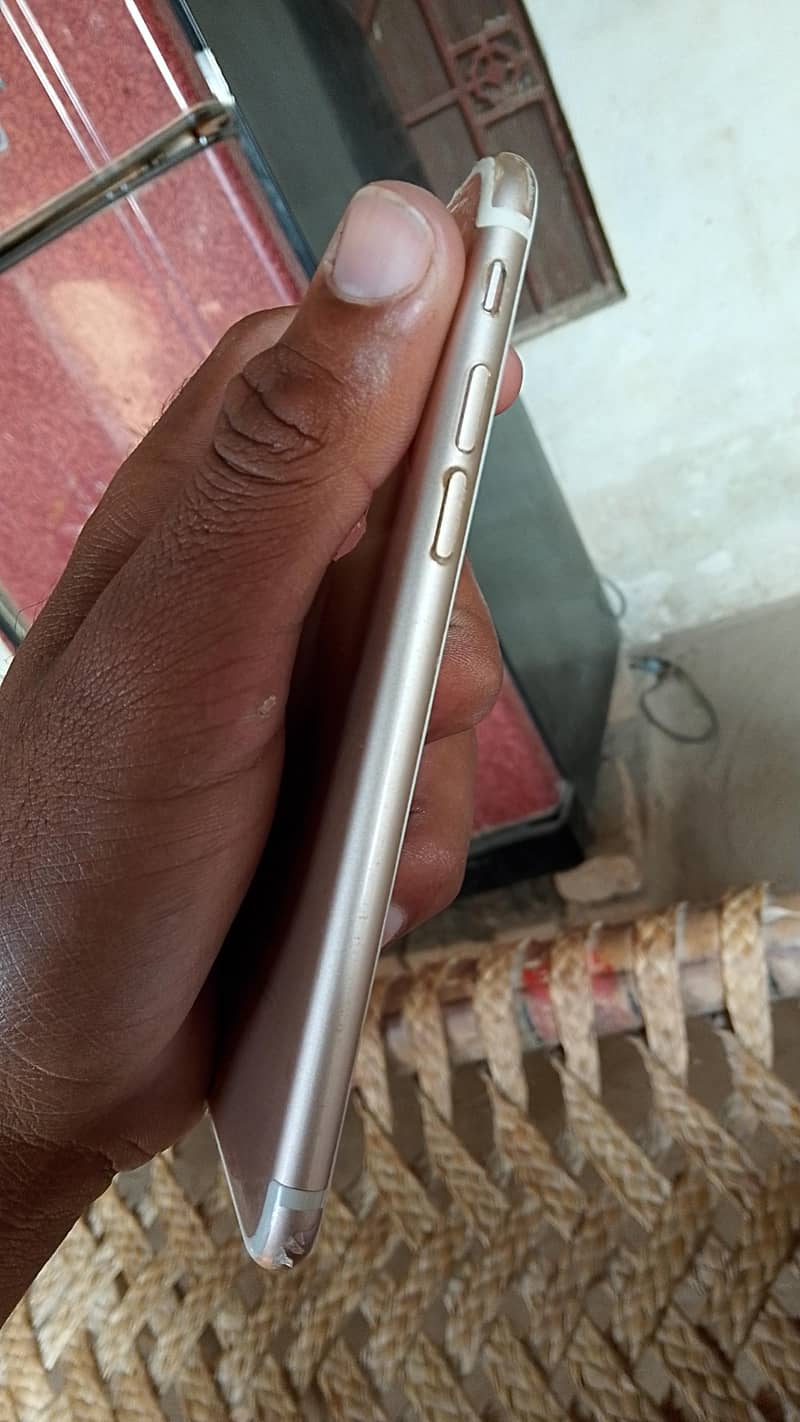 Apple iPhone 7 3