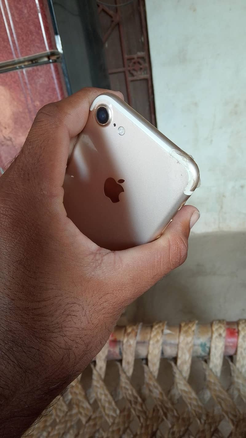 Apple iPhone 7 5