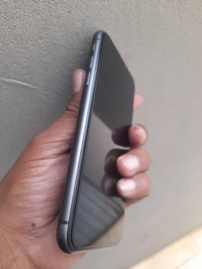 Apple iPhone 11 6