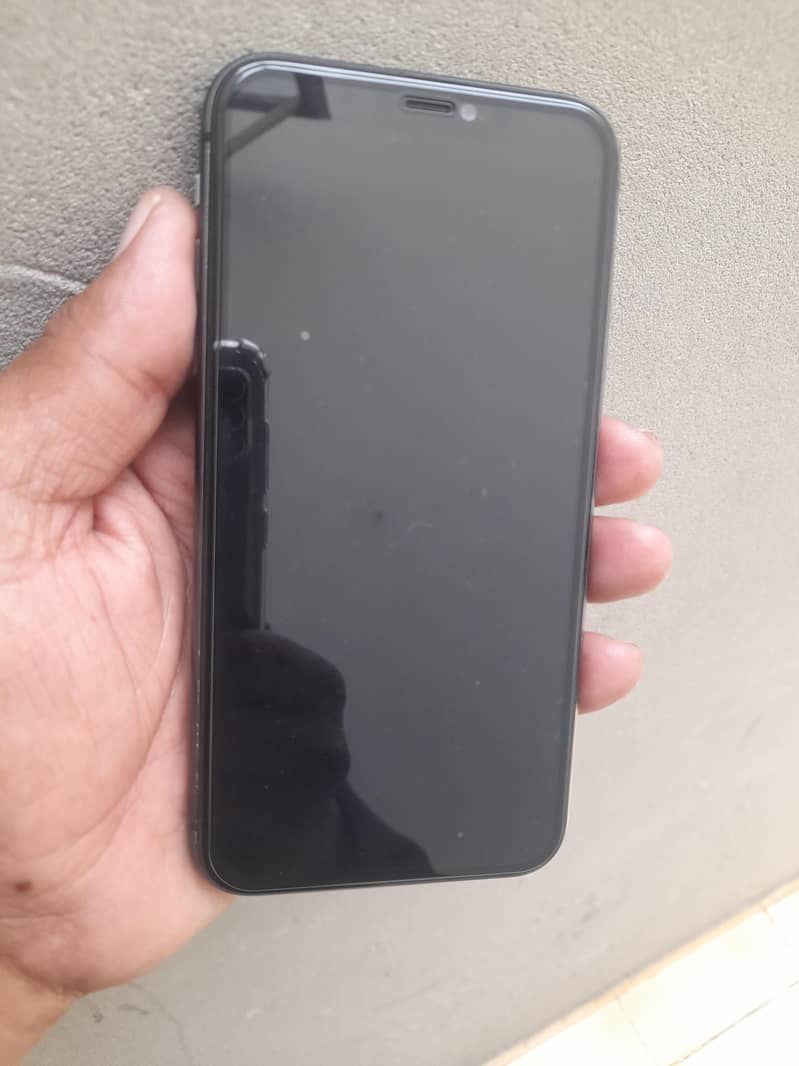 Apple iPhone 11 7