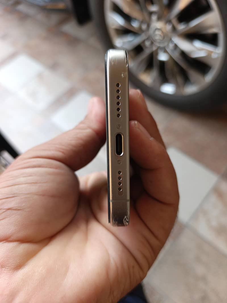 Apple iPhone 15 Pro Max 5