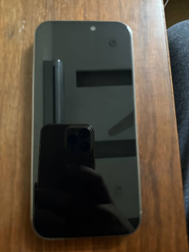Apple iPhone 16 Pro Max 4
