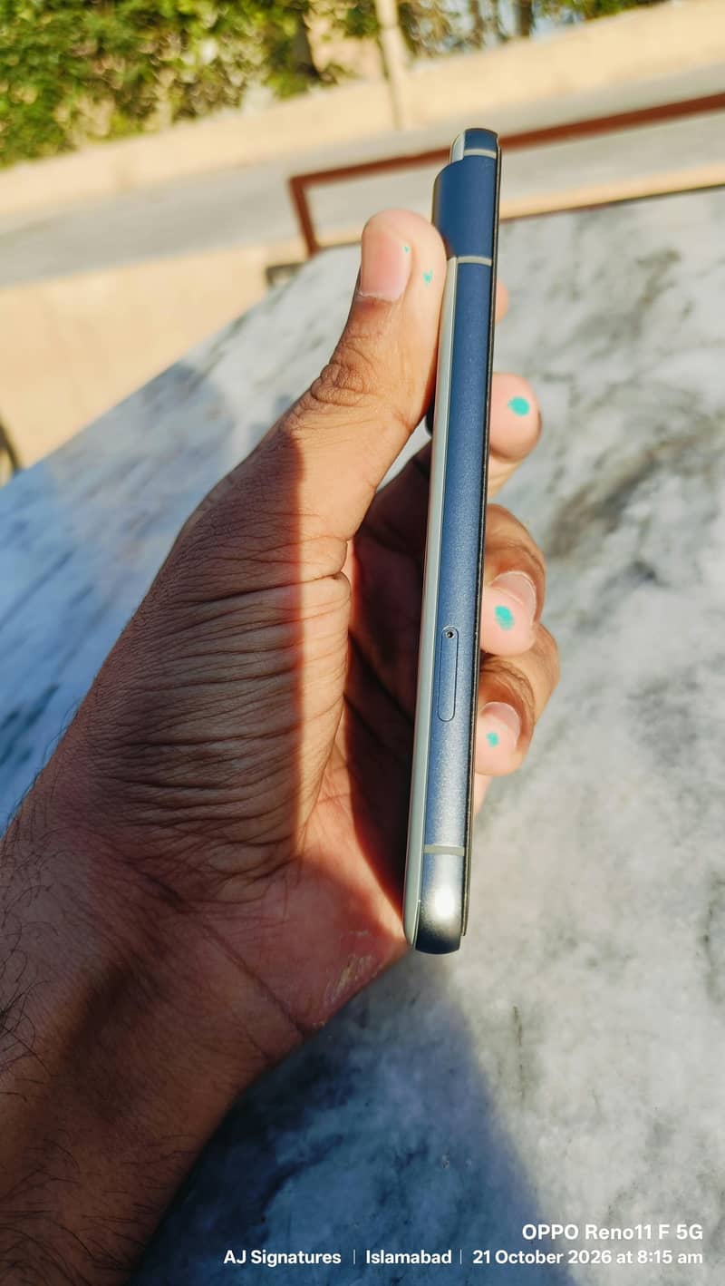 Google Pixel 8 4