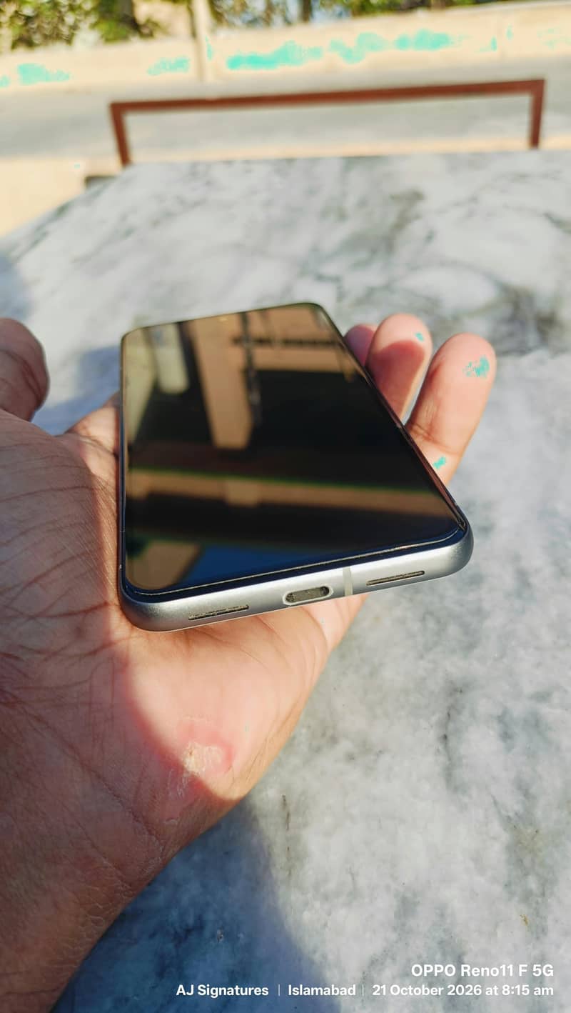 Google Pixel 8 5
