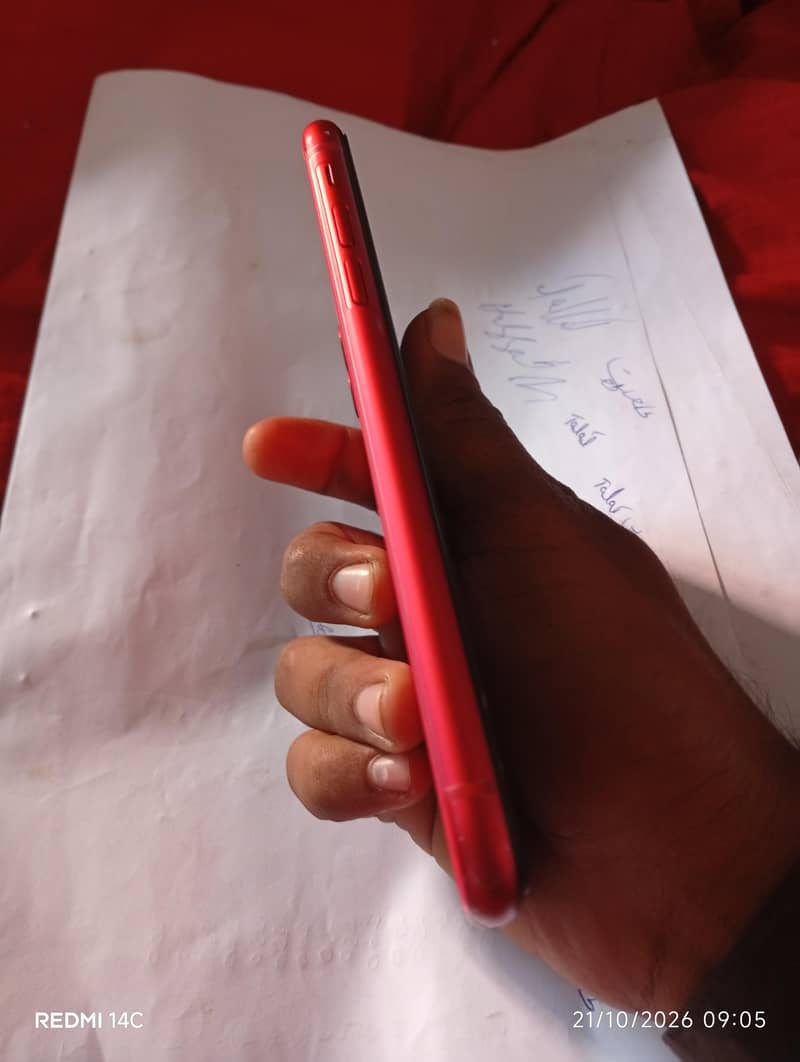 Apple iPhone 11 4