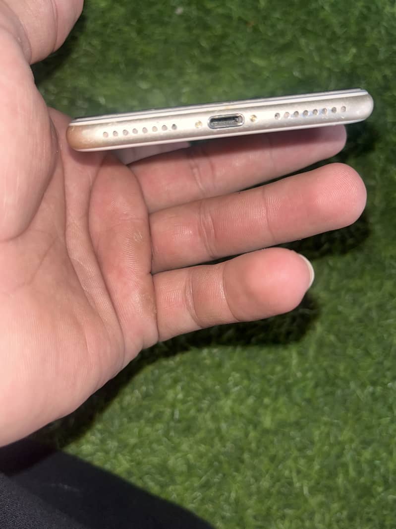 Apple iPhone 7 Plus 2