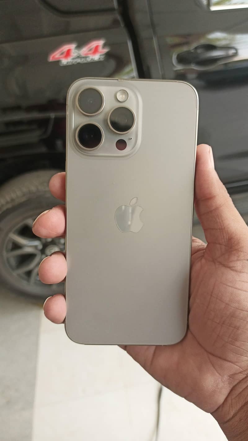 Apple iPhone 15 Pro Max 0