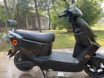 YADEA Ruibin S Electric Scooter-Black-In WARRENTY for MOTOR & BATTERY