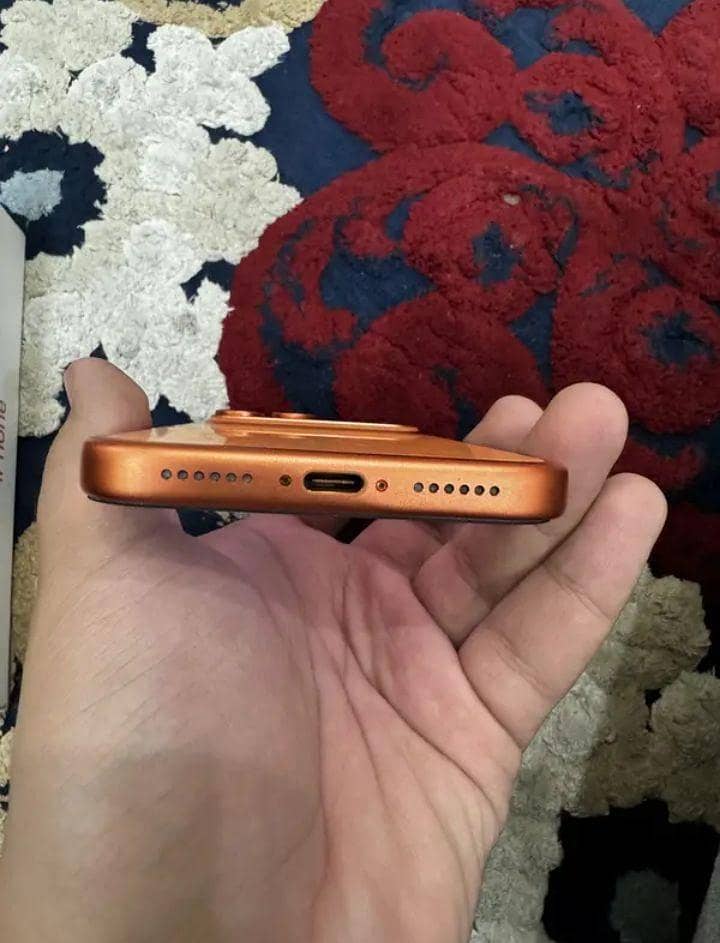 Apple iPhone 17 Pro Max 4