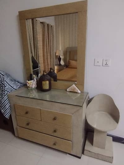 Used Bed set with dressing table for sale