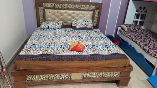 bed with matress