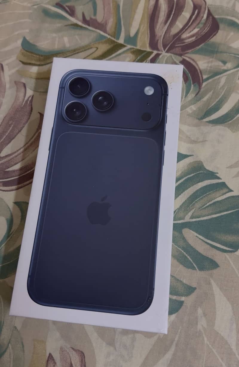 Apple iPhone 17 Pro Max 1