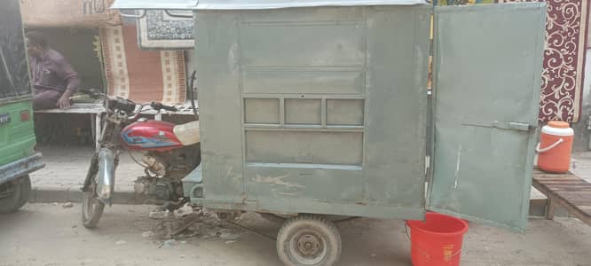 Loader Rikshaw with Cabin