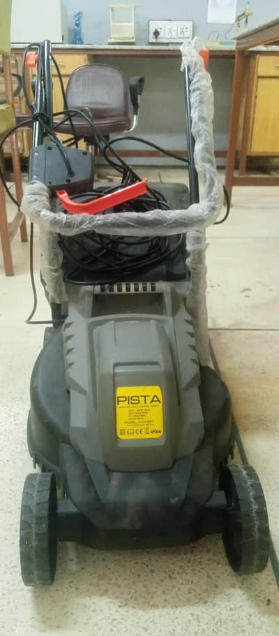 Grass cutting machine