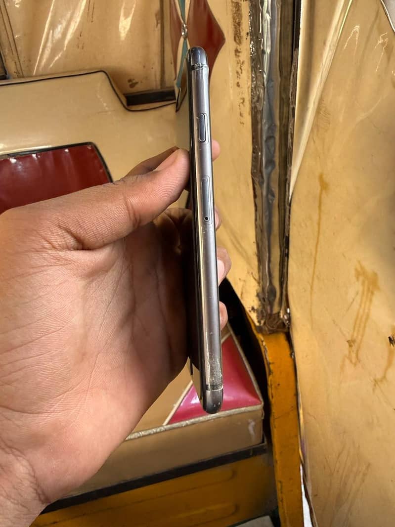 Apple iPhone 8 2