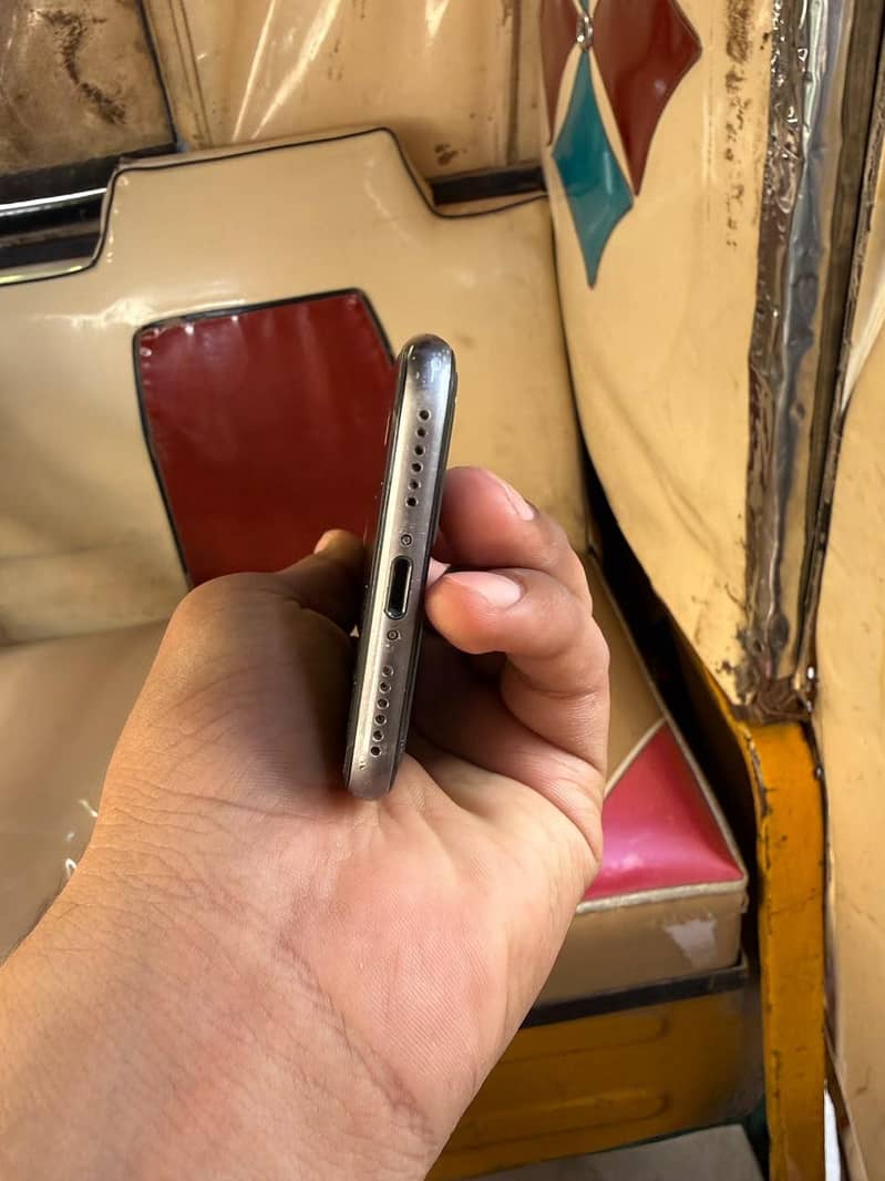 Apple iPhone 8 5