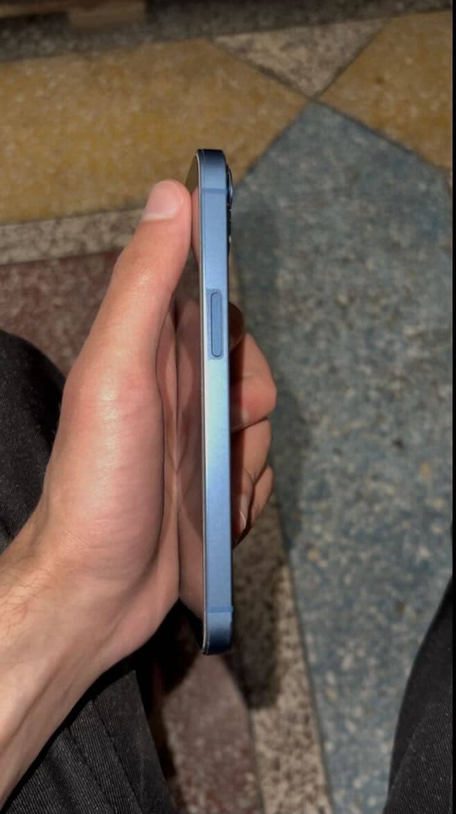 Apple iPhone 13 5