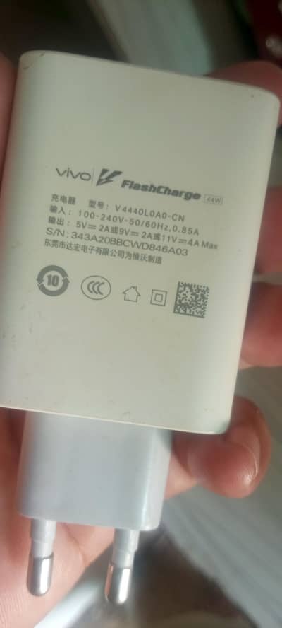 vivo ka original flush 44 watt charger apna original cebal sat