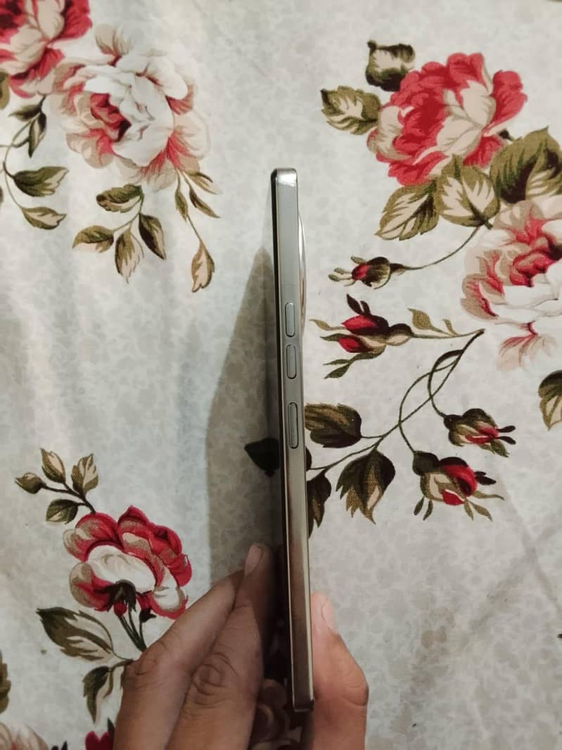 Tecno CAMON 30 0