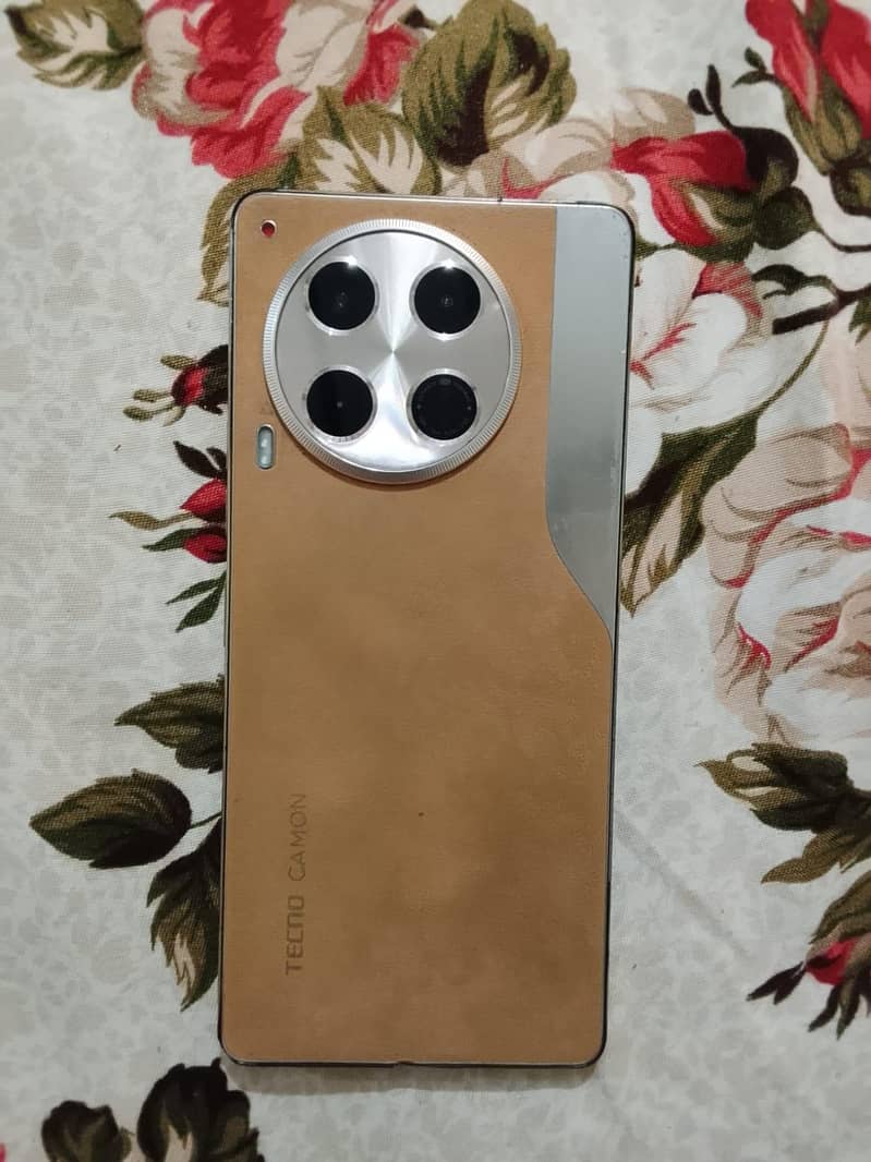 Tecno CAMON 30 1