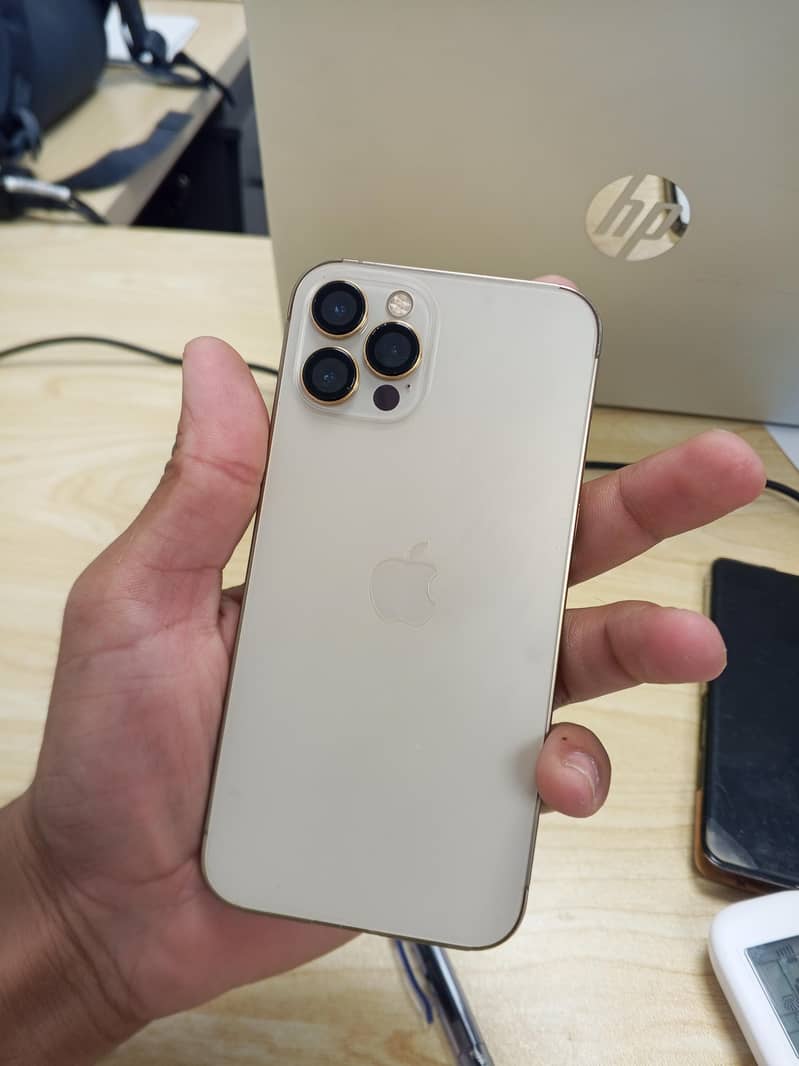 Apple iPhone 12 Pro 3
