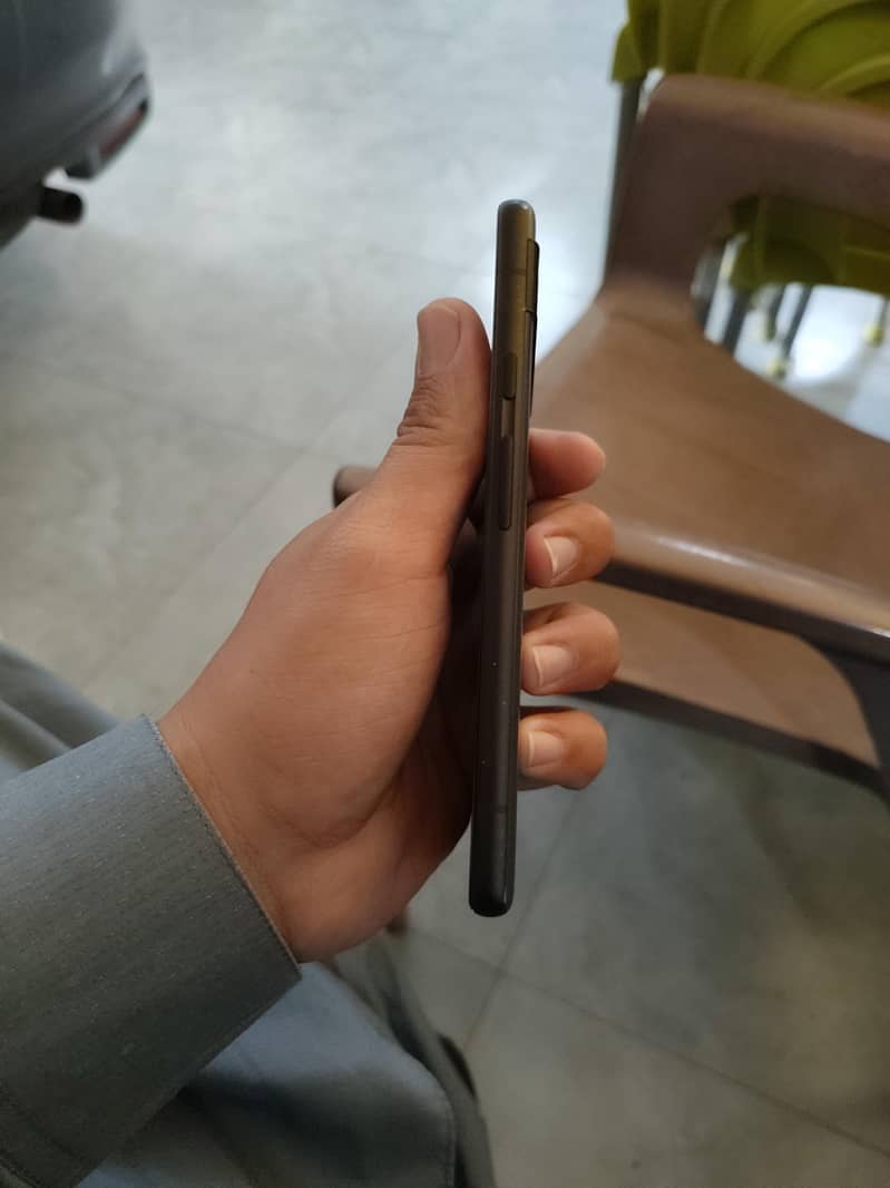 Google Pixel 6a 4