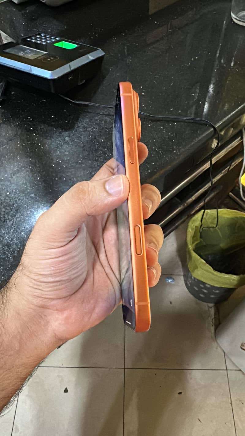 iPhone 17 pro Max PH+E 3