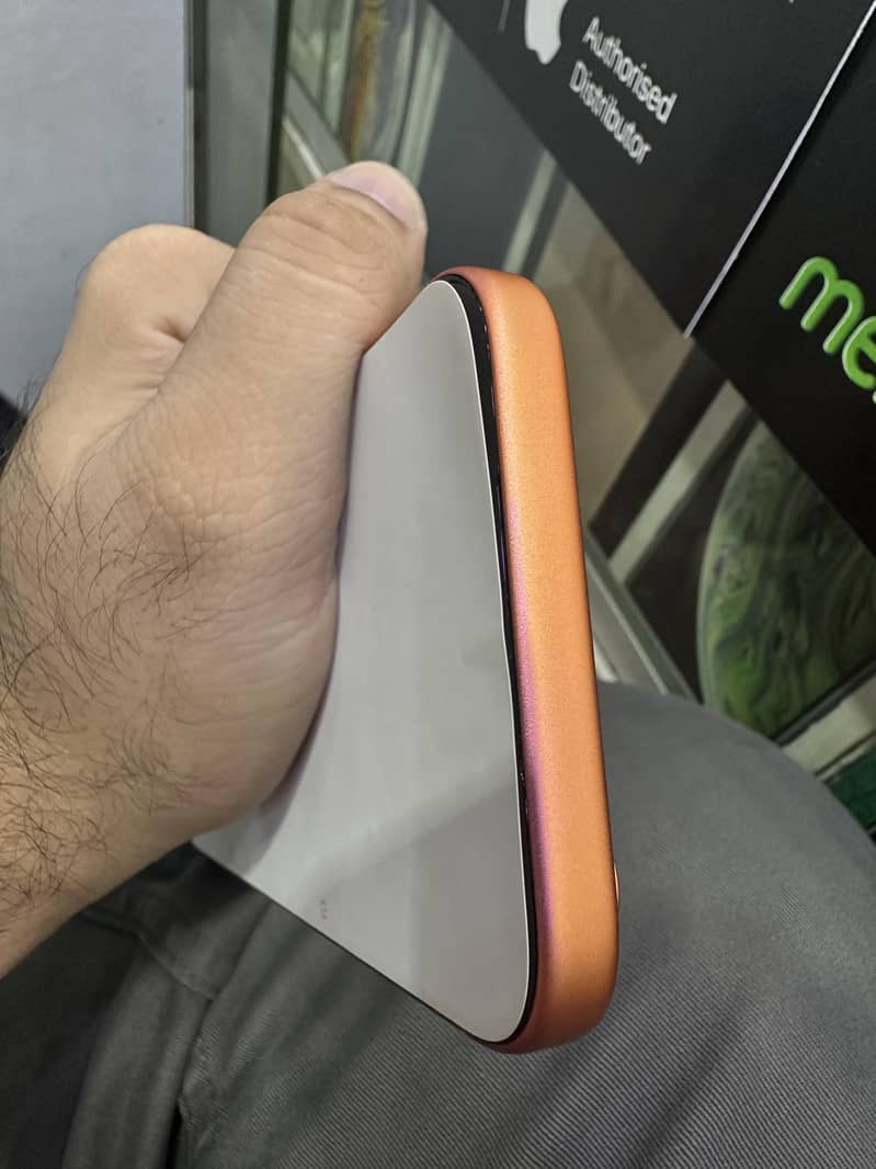 iPhone 17 pro Max PH+E 4