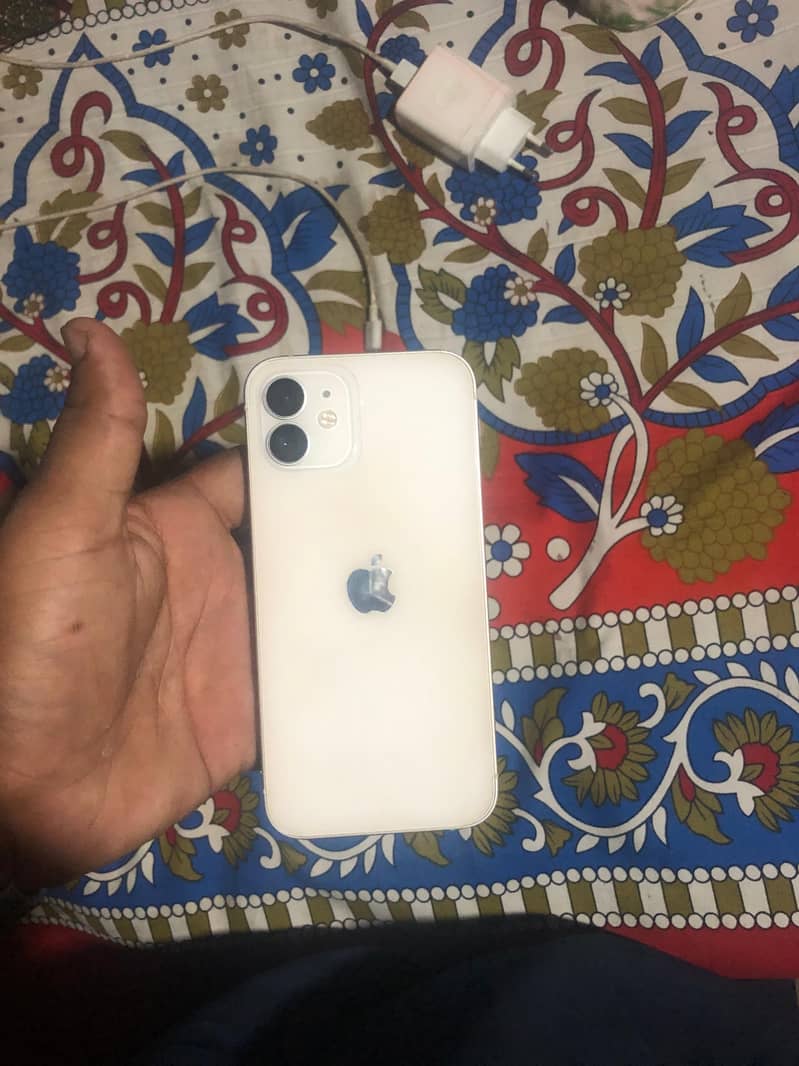 Apple iPhone 12 3