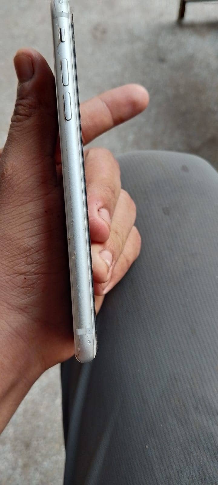 Apple iPhone 8 3