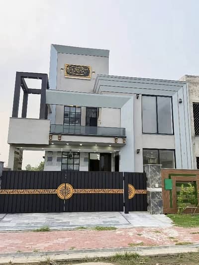 Vip 10 Marla Luxury Non Furnished Upper Portion Available For Rent In Bahria Town Lahore