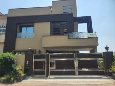 10 Marla House For Rent Available In Bahria Town Lahore