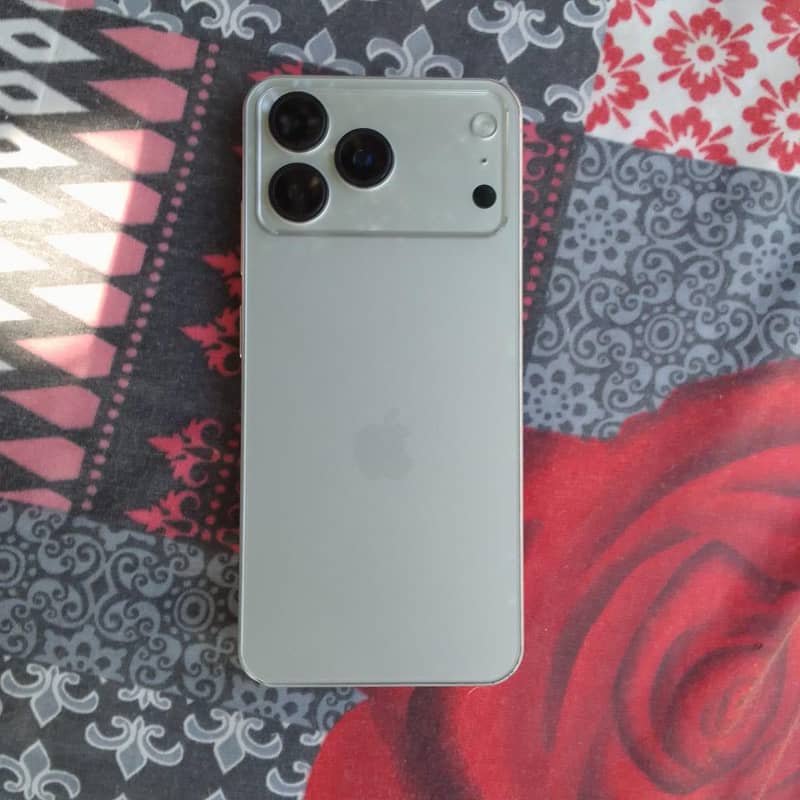 Apple iPhone 17 Pro Max 0