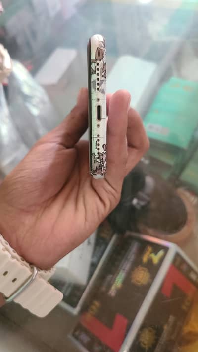 Apple iPhone XR offical pta with box