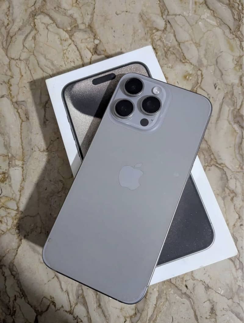 Apple iPhone 15 Pro Max 0