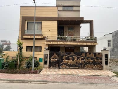 Vip 10 Marla Luxury Furnished Lower Portion Available For Rent In Bahria Town Lahore