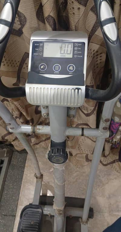 elliptical cross trainer - cardio machine working ,Karachi