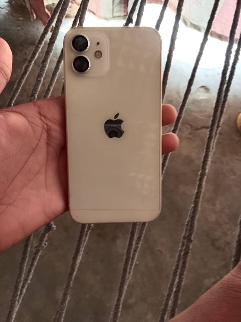 Apple iPhone 12 3